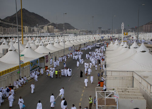 Government Hajj vs Private Hajj 2027 — Which One is Actually Right for You?